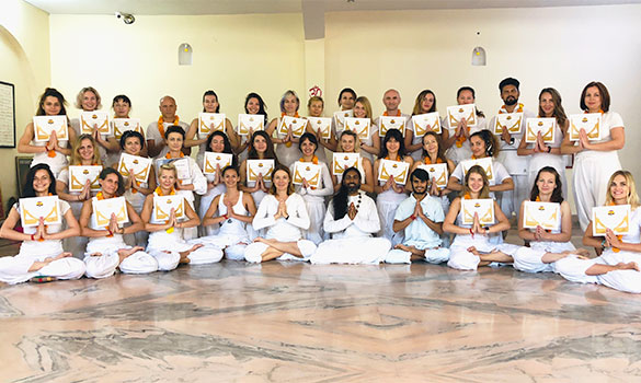 200 HOUR YOGA TEACHER TRAINING Rishikesh India