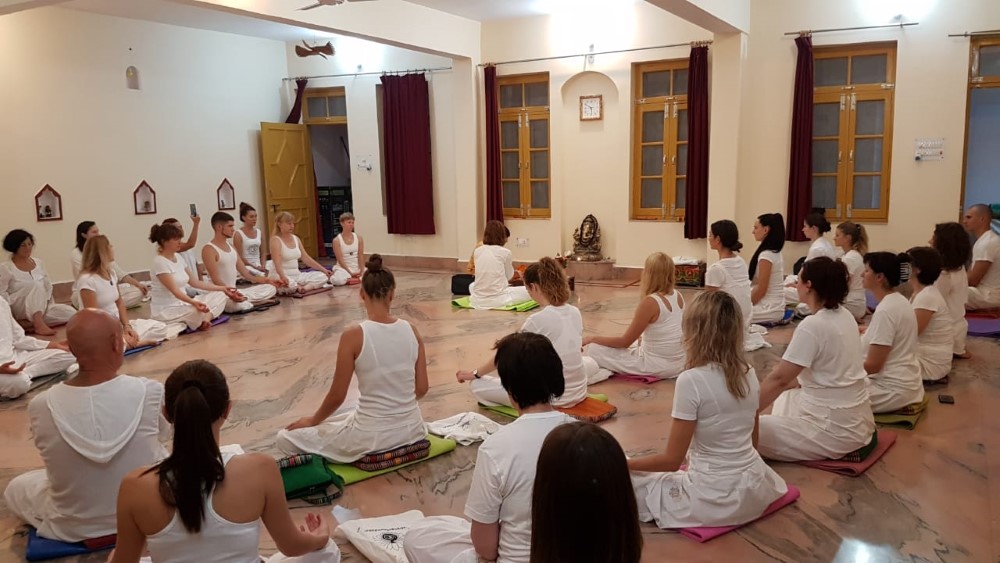 Best Yoga and meditation Retreat in Rishikesh India