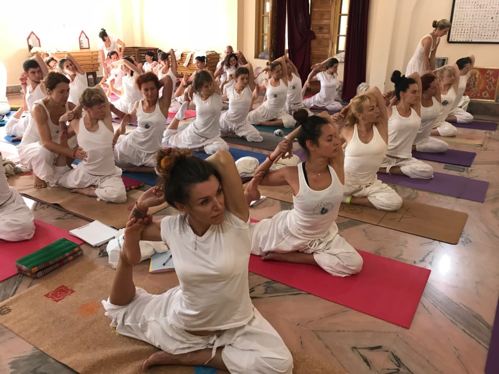 Yoga Retreat Ashram in Rishikesh India